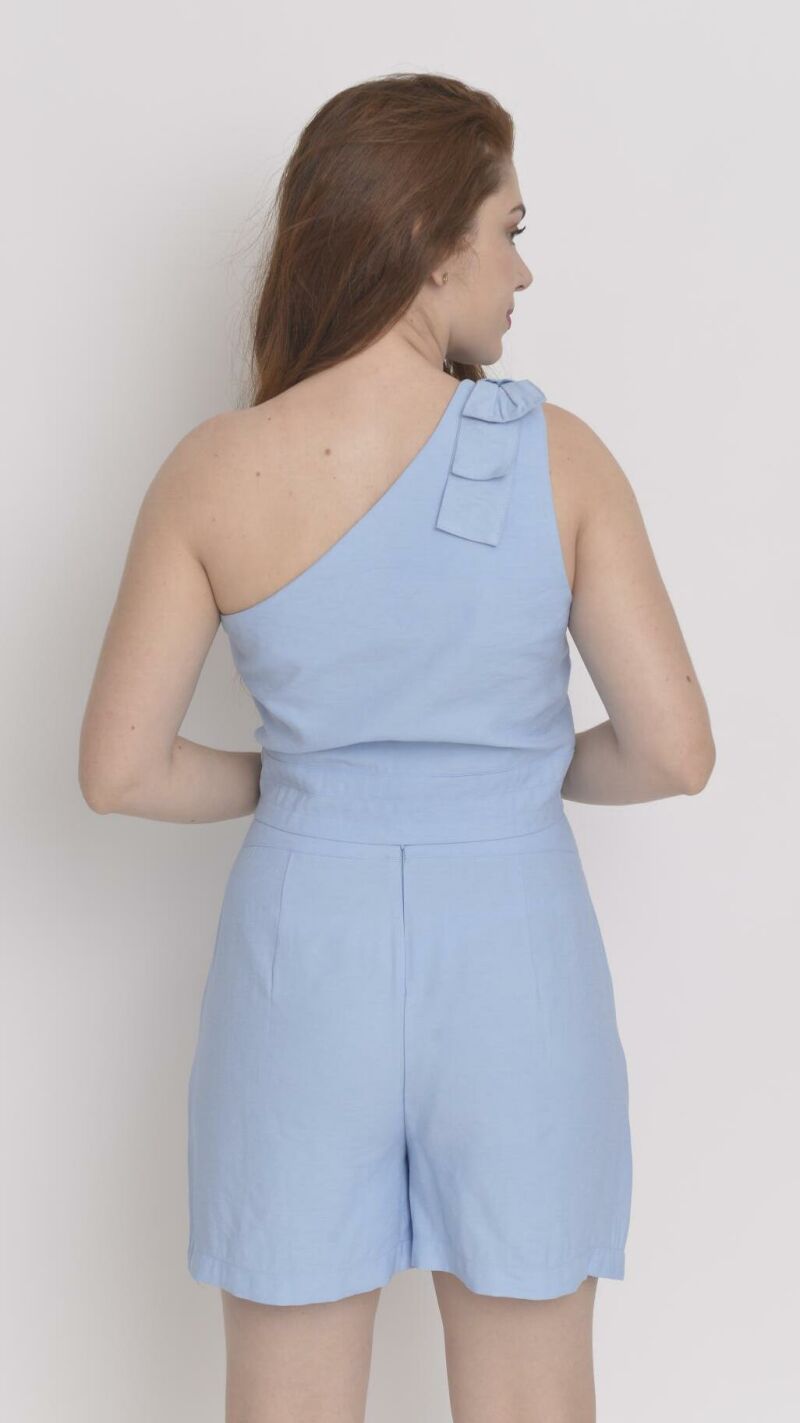 Imagem de Conjunto Azul de Shorts Saia e Cropped com Ombro Assimétrico - Estilo e Conforto